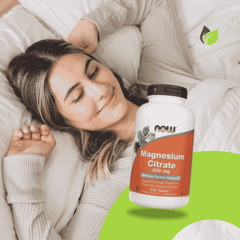 Citrato de Magnesio para mejorar el sueño, mostrando una mujer descansada despertándose con el producto en primer plano.