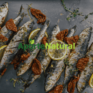 Sardinas, fuente natural de Omega 3 EPA y DHA, con el logo de Aporte Natural.